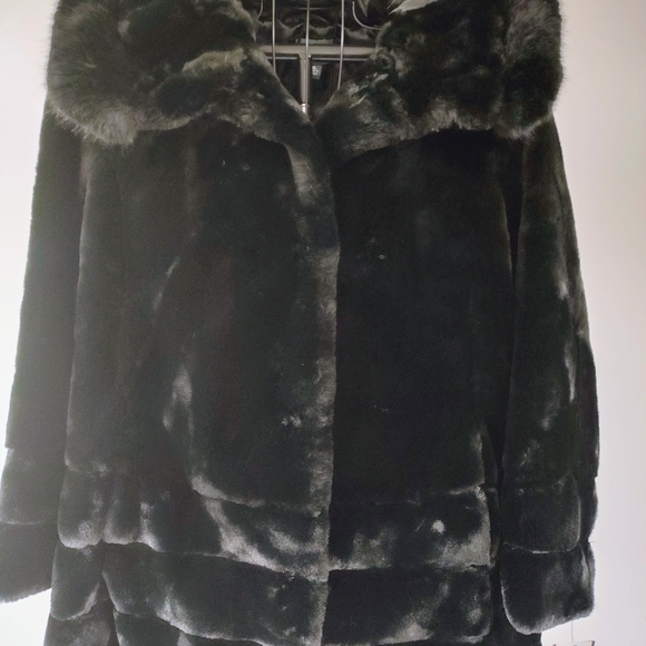 Hooded Faux Fur Jacket - Picture 4 of 6